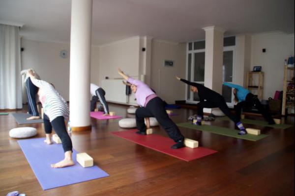 Yogakam studyosunda yoga seansları